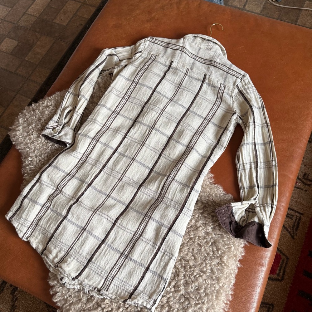Plaid Button-Up tunic - Picture 8 of 9